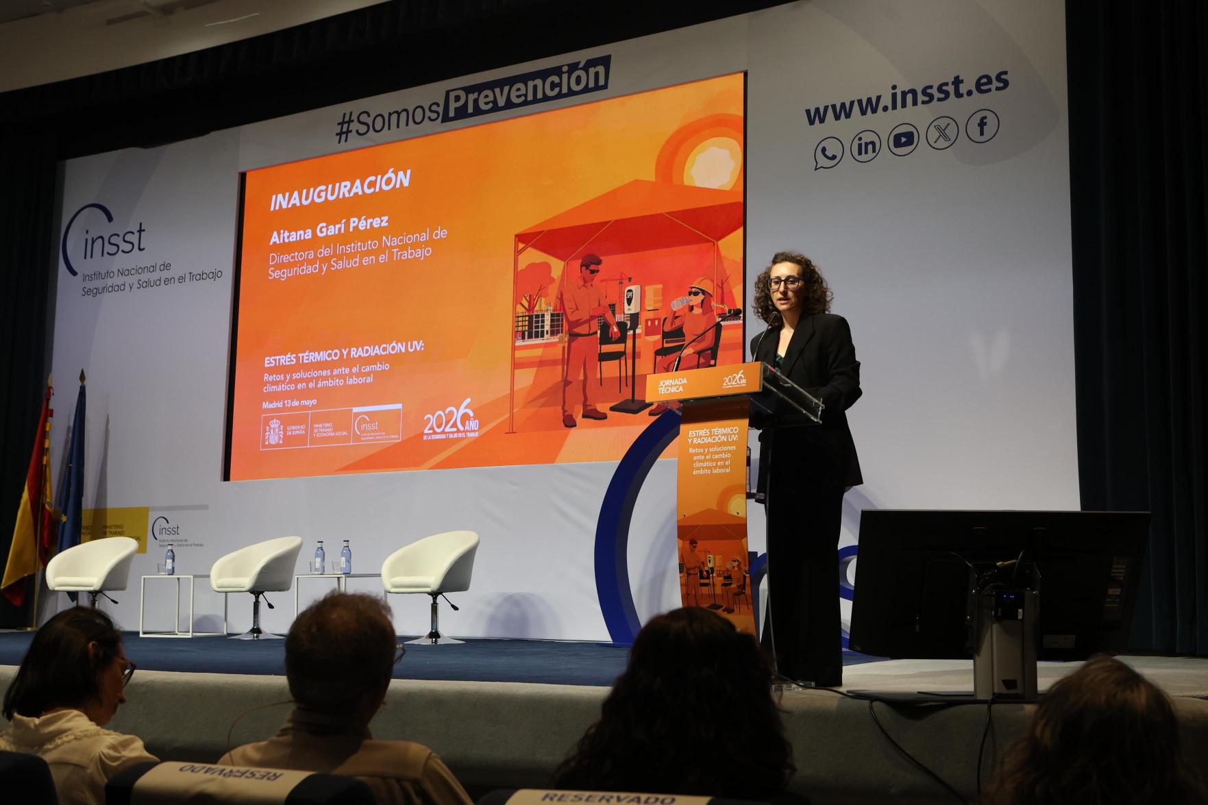 Aitana Garí Pérez inaugurando la jornada de Estrés térmico y radiación