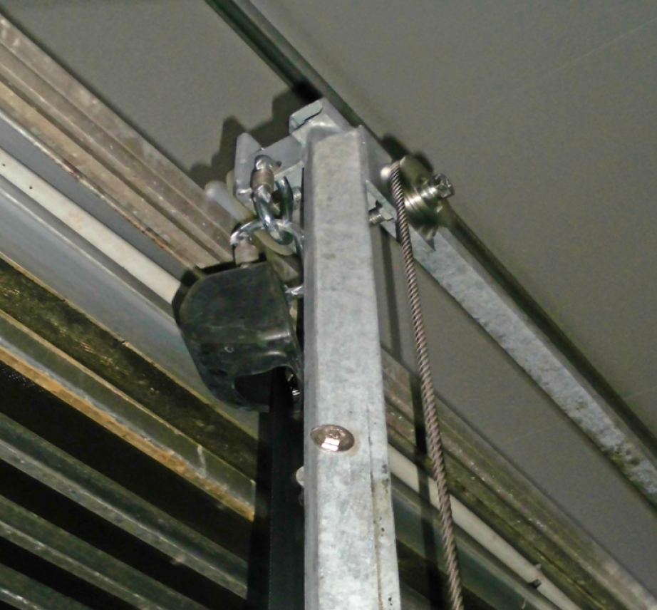 Figura 3: Detalle del bastidor y guía/carril