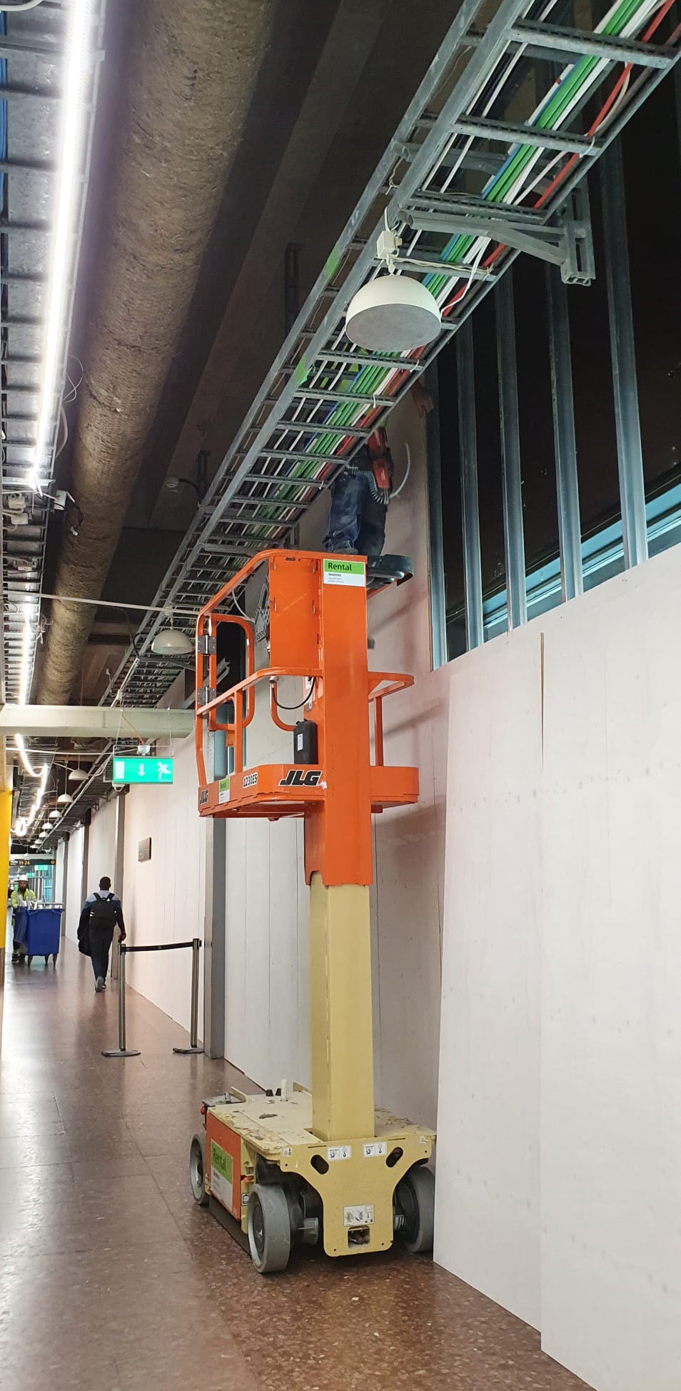 Trabajo en altura utilizando elementos auxiliares