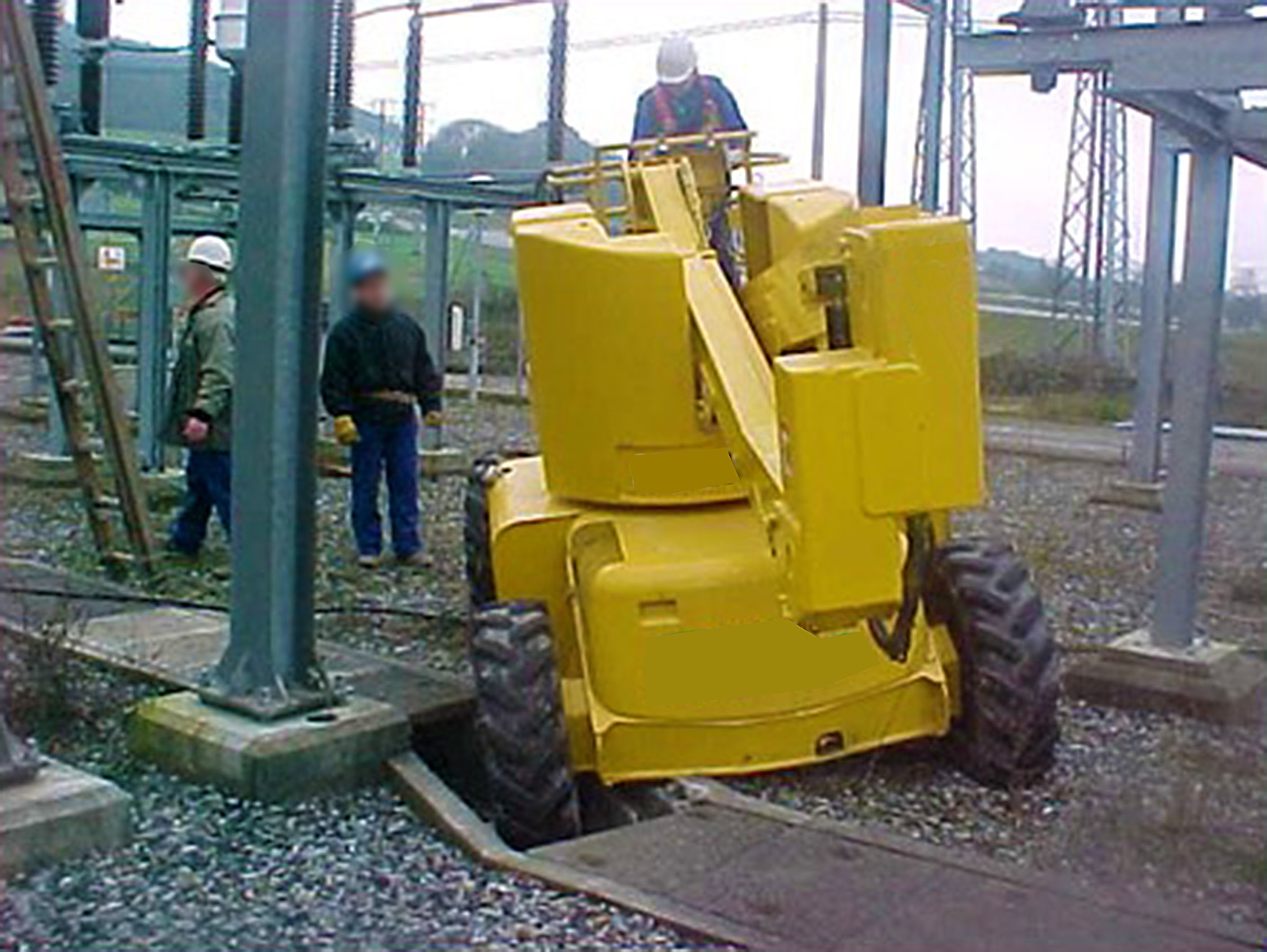 Figura 2: Incidente de una PEMP debido a una mala planificación del trabajo