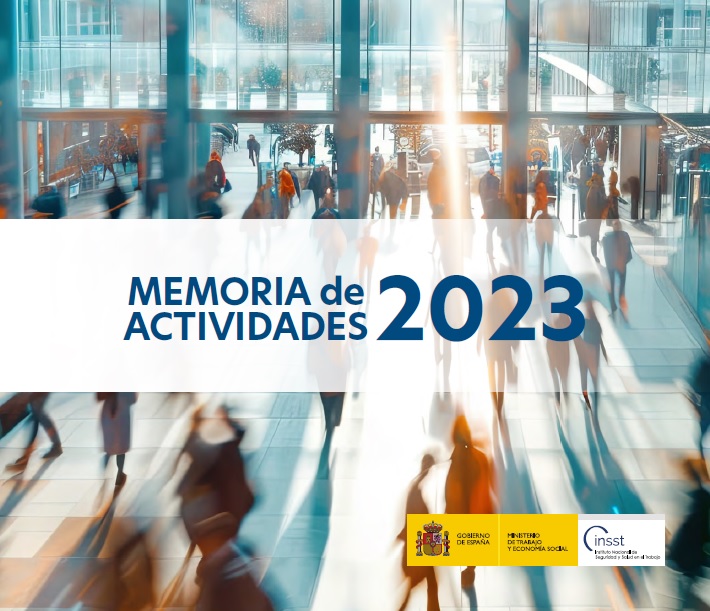 Portada del documento Memoria de actividades 2023 en la que sale el título del documento y de fondo una imagen difuminada de personas andando dentro de un edificio