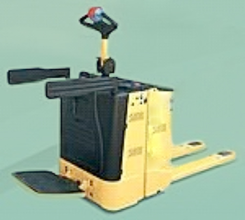 Transpaleta eléctrica con protecciones para conductor a pie