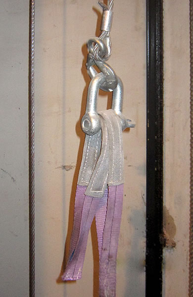 Eslinga que se cortó y de la que pendía la cabina