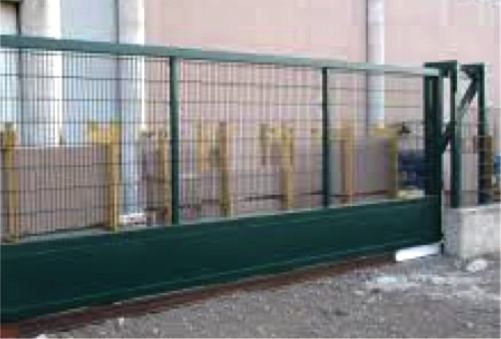 Puerta análoga a la que motivó el accidente (imagen genérica, finalidad descriptiva)