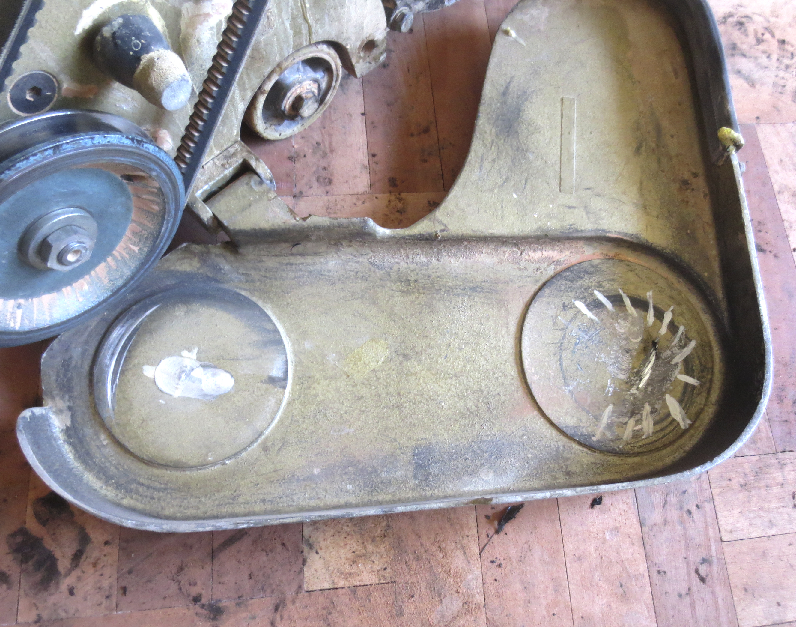 figura 2: tapa de correas de distribución