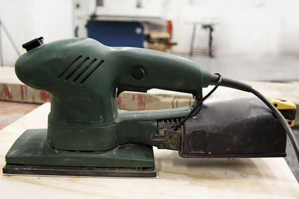 Lijadora con cartucho para la recogida de polvo