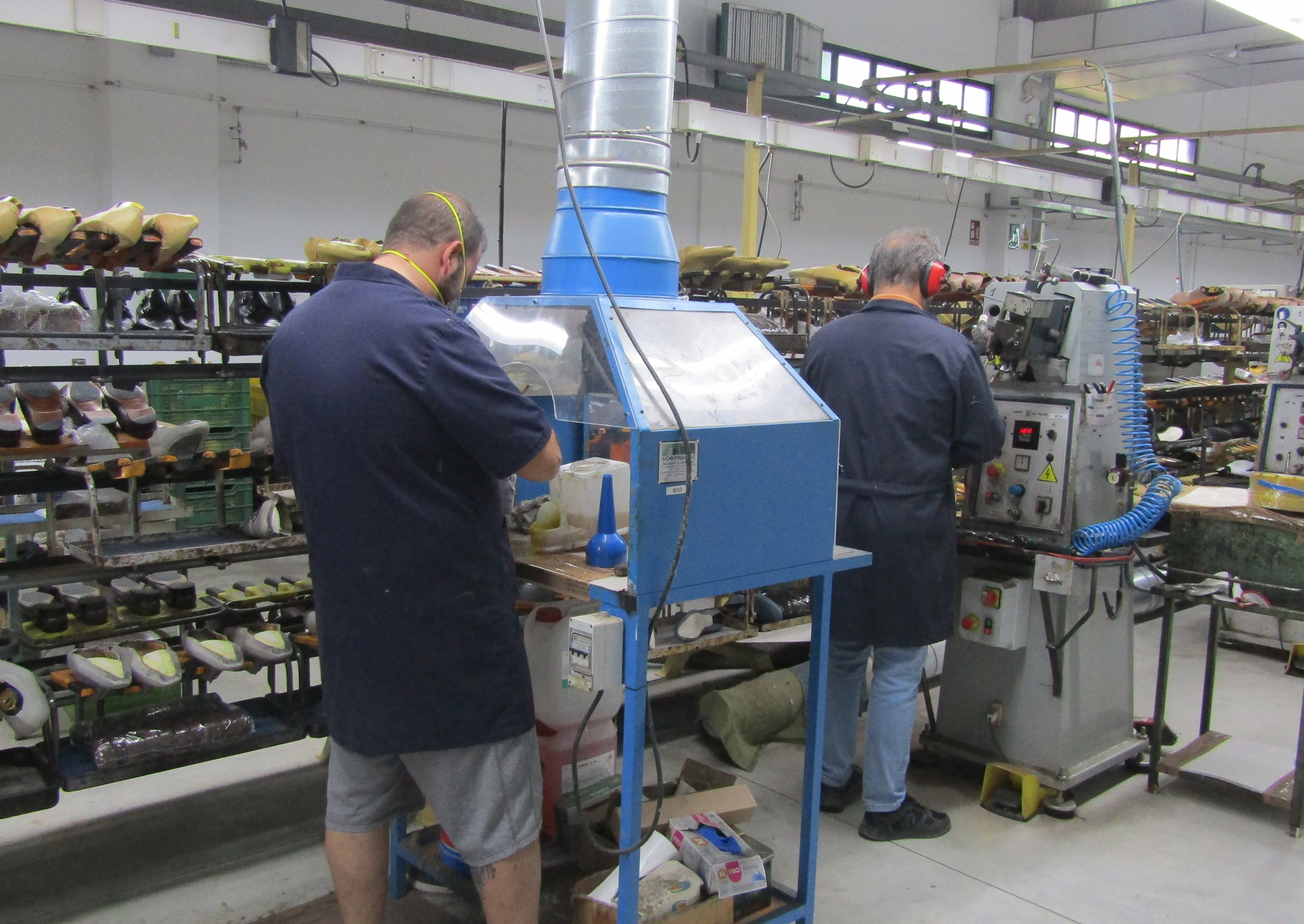 Aplicación de adhesivos