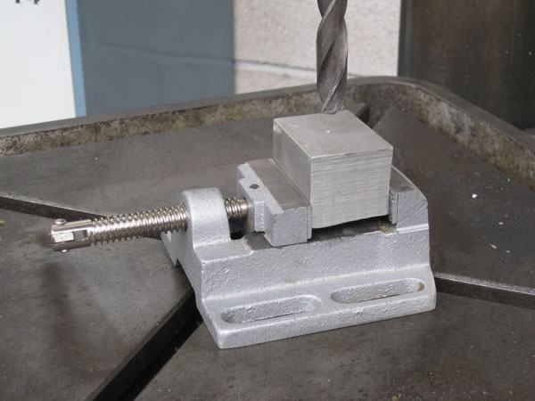 Amarre insuficientemente pegado a la mesa