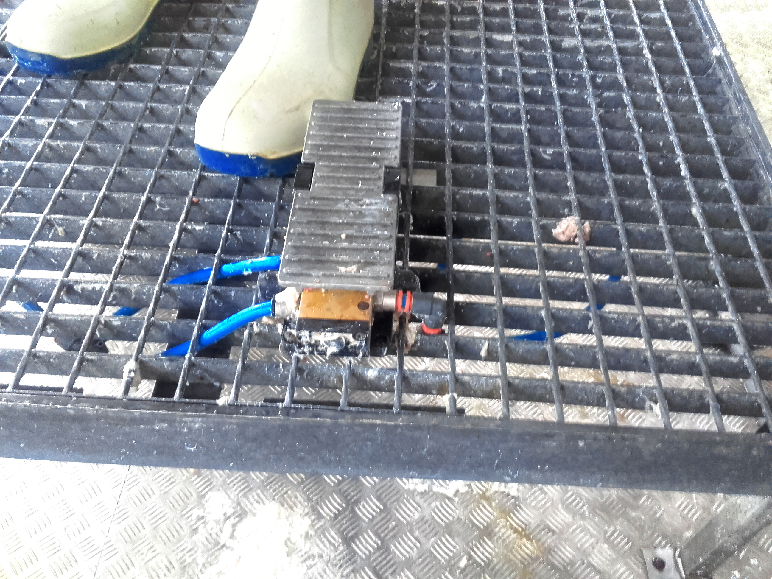 Figura 6. Detalles del órgano de accionamiento de la plataforma