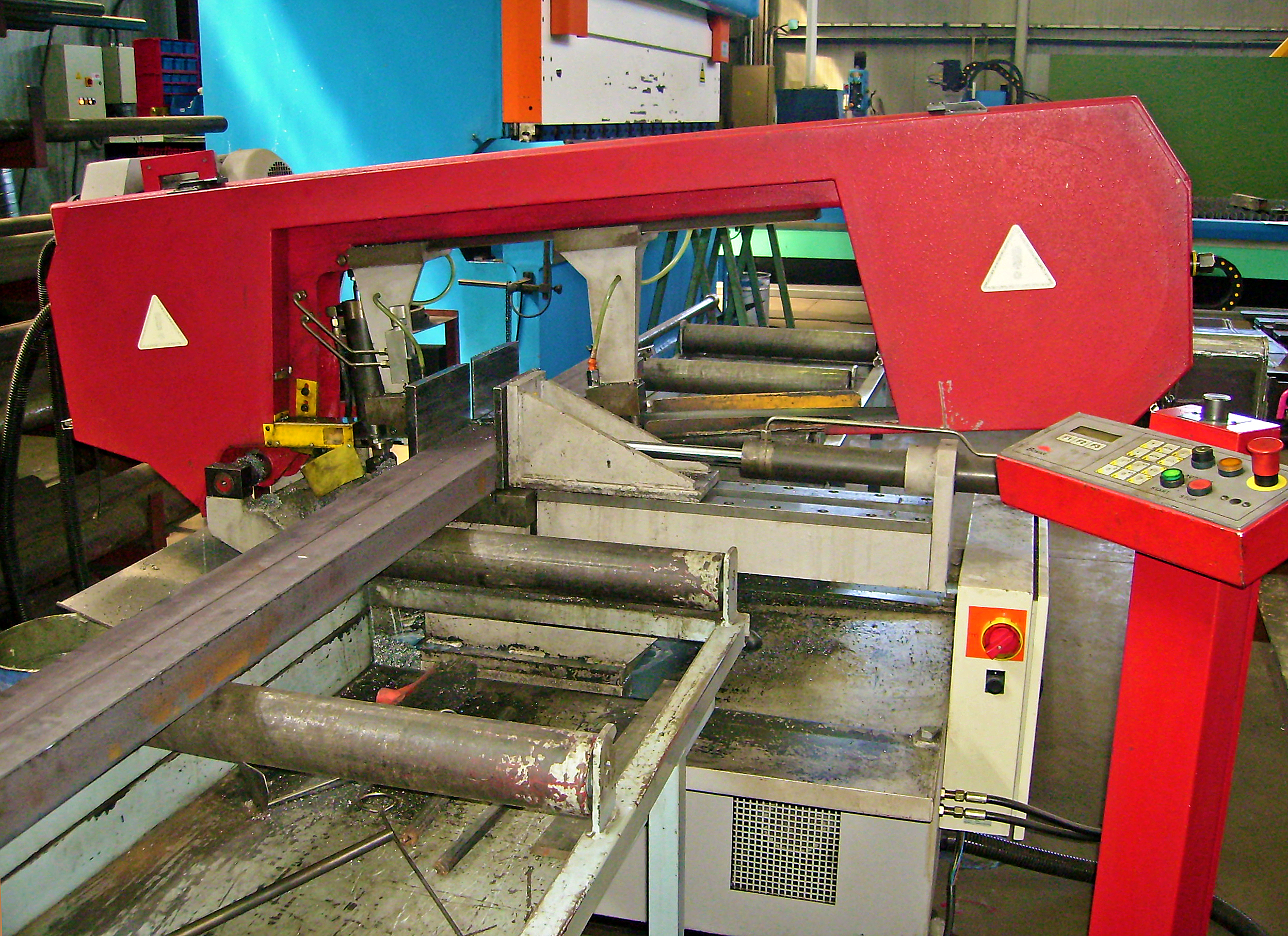 Figura 1: Sierra de cinta manual horizontal para metales